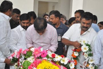 Celebs Pay Condolences to C Narayana Reddy
